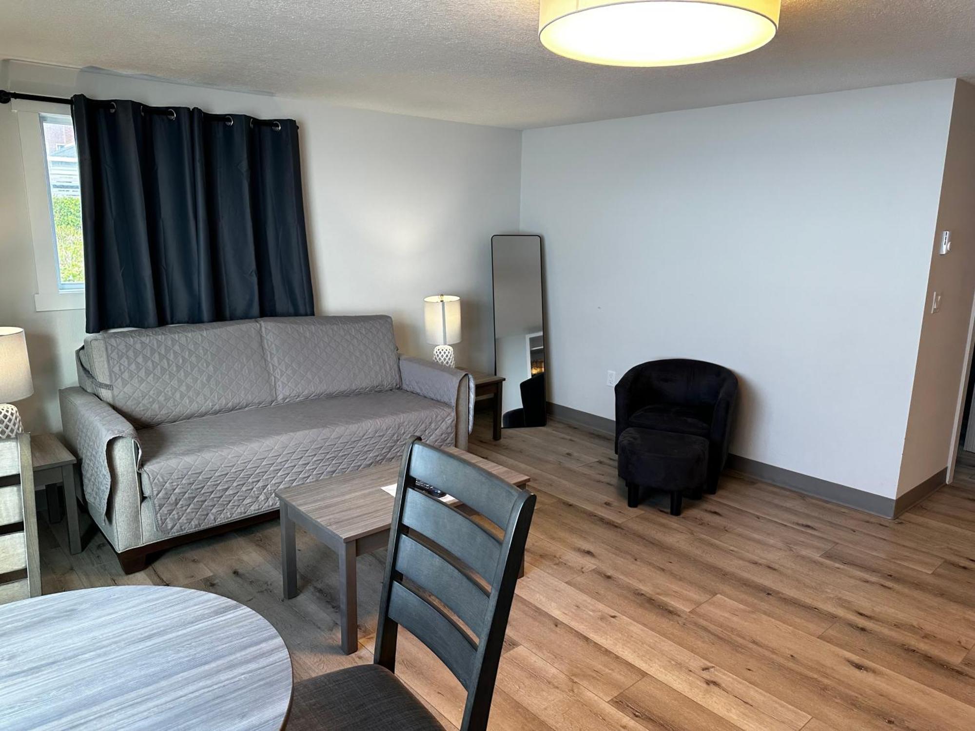 West Beach Suites Lincoln City Chambre photo