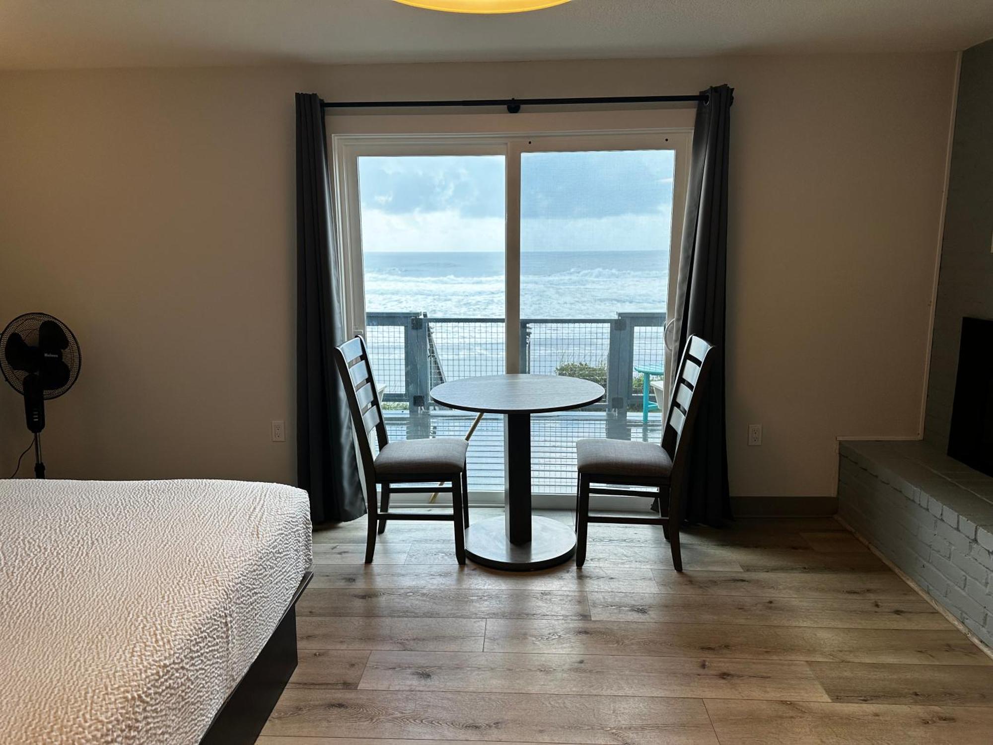 West Beach Suites Lincoln City Extérieur photo